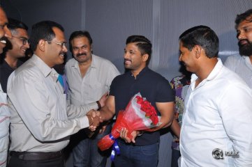 Army People Watching Naa Peru Surya Naa illu India Movie Photos